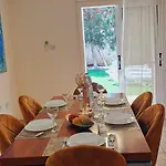 Marina By Fig Tree Bay Villa