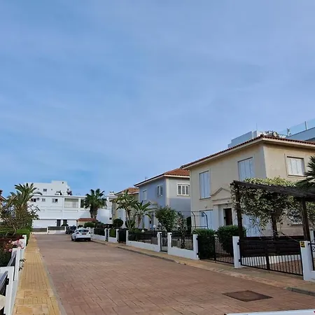 Marina By Fig Tree Bay ヴィラ *